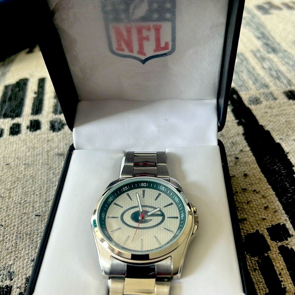 NFL LOGO WATCH